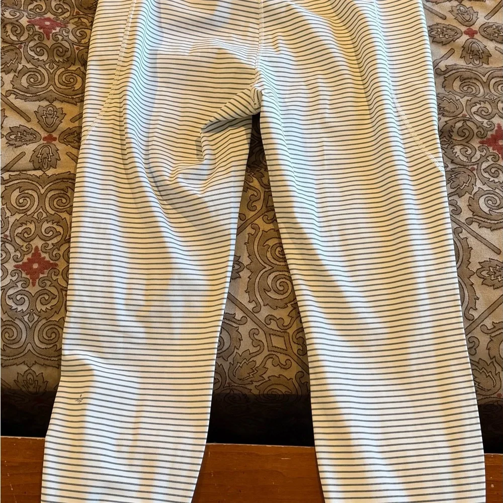 Like-new Halara high waisted striped leggings jogger 7/8 length Size Xl - Picture 5 of 7